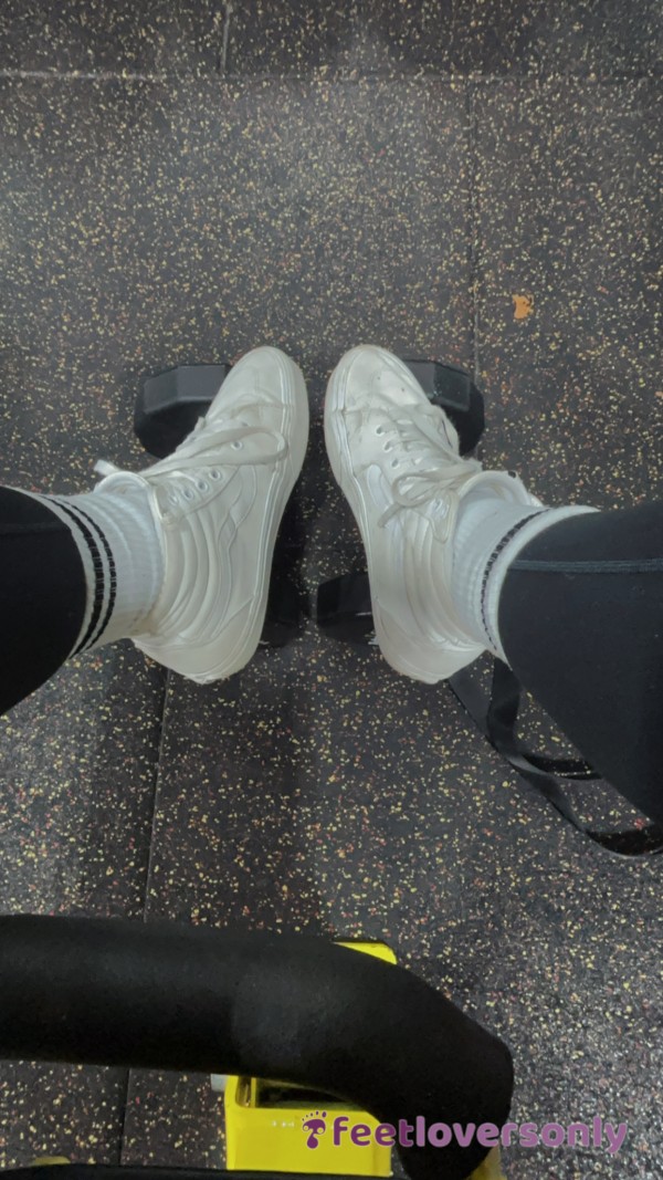 Sweaty White Gym Sneakers (vans)