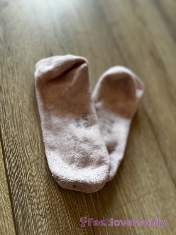 Sweet Worn Pink Sneacker Socks 🦶🏻🧦💕