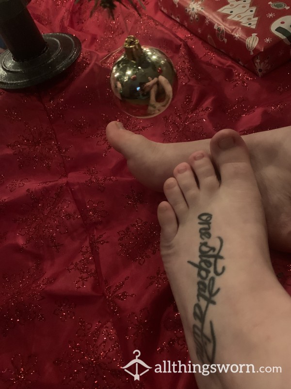 Tatted S**y Slightly Dirty Feet Up Close 3 Minutes