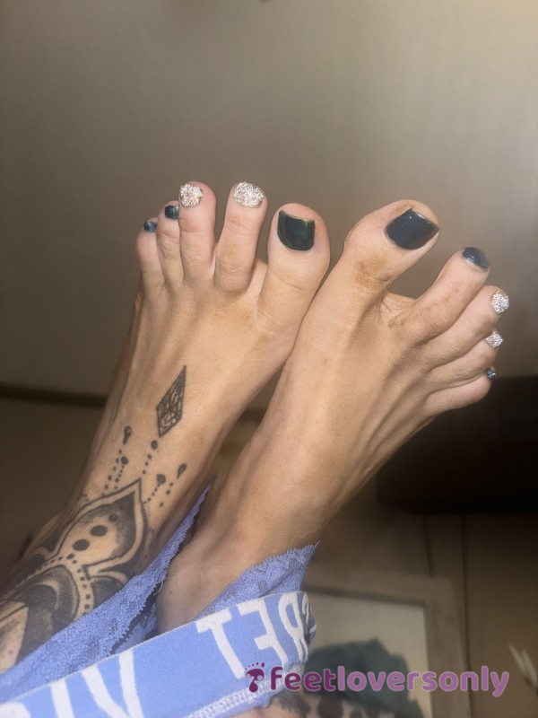 Tattoos. Long Legs. Toes