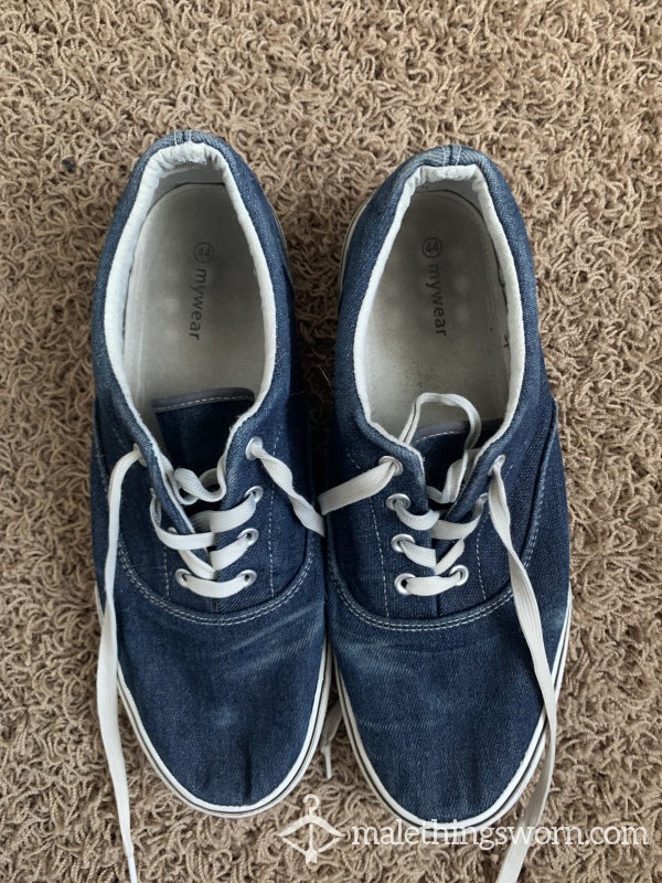 Teen Boy Sneakers (Worn)