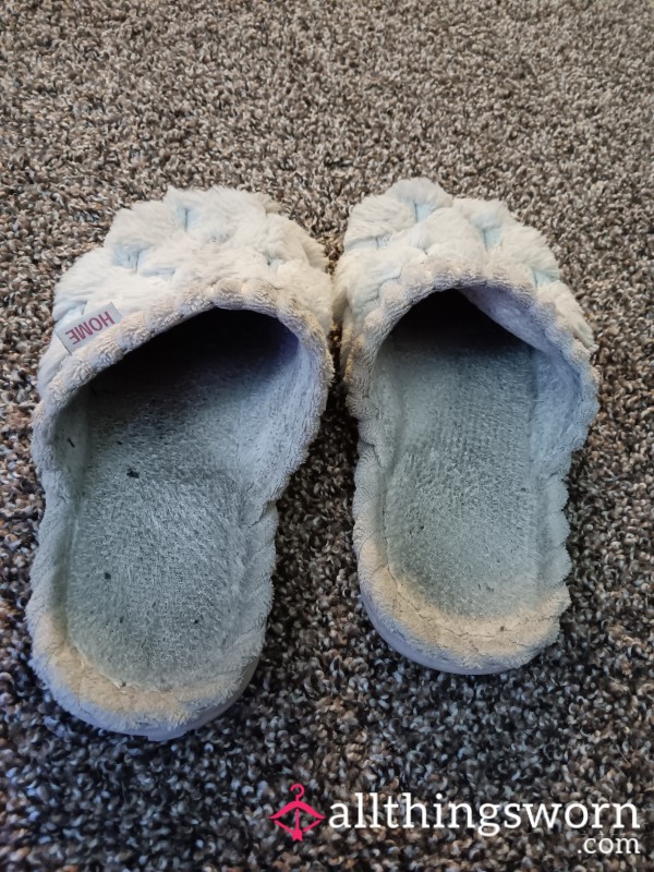 These Slippers Have Been On My Feet N Worn For Over A Year..they Might Be Just What You Are Looking For