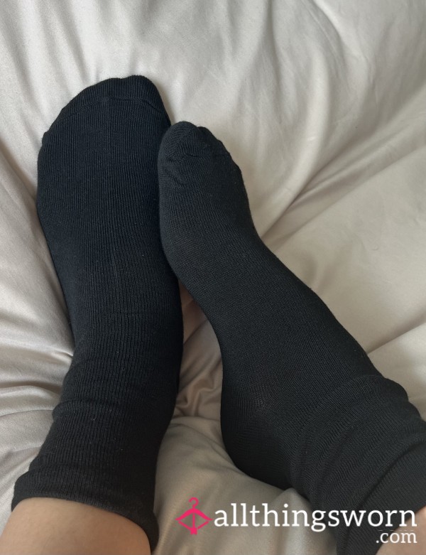 Thin Black Crew Socks