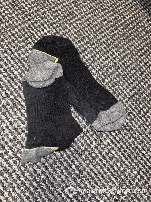 THIN OLD ANKLE SOCKS