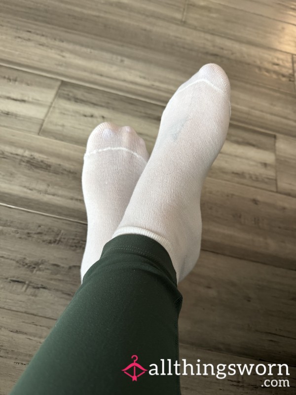 Thin White Ankle Socks