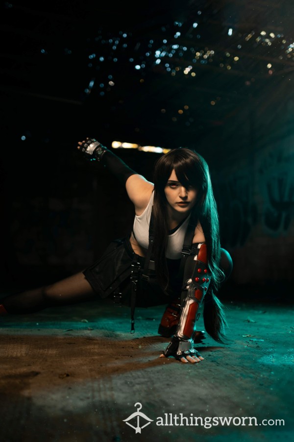 Tifa Lockhart Cosplay (Free Vid!)