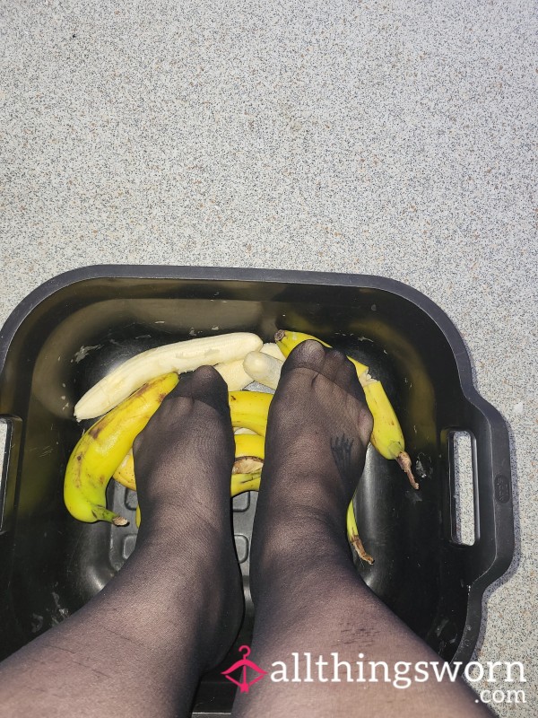 Tights And Bananas Squishing