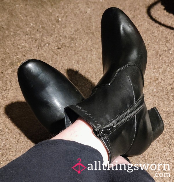 Time & Tru Black Heeled Boots