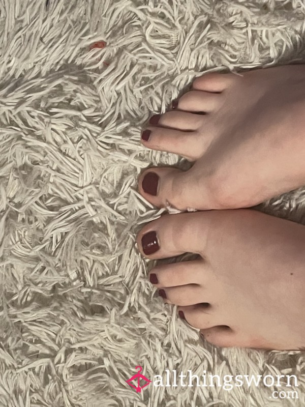 Toe Nails