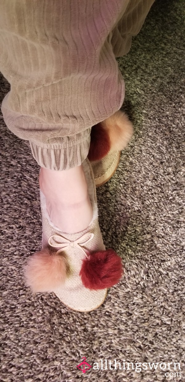 ***Damaged Falling Apart*** Tom Pompom Fuzzy Slippers💖💖