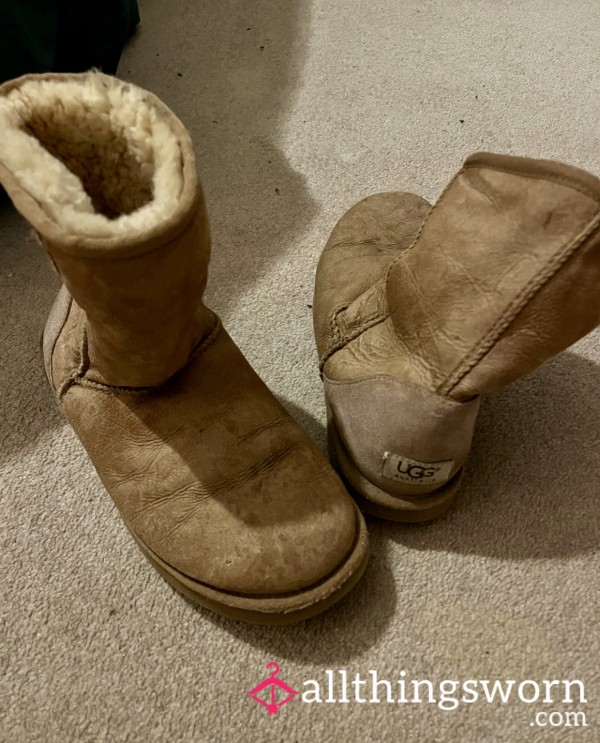 Trashed Ugg Boots 👢