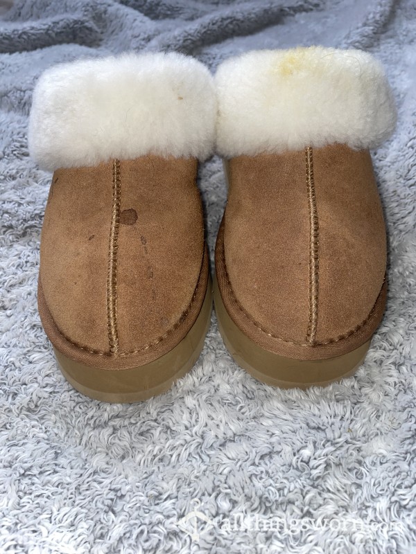 UGG SLIPPERS (SOLD)