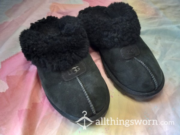 UGGS Black Slippers