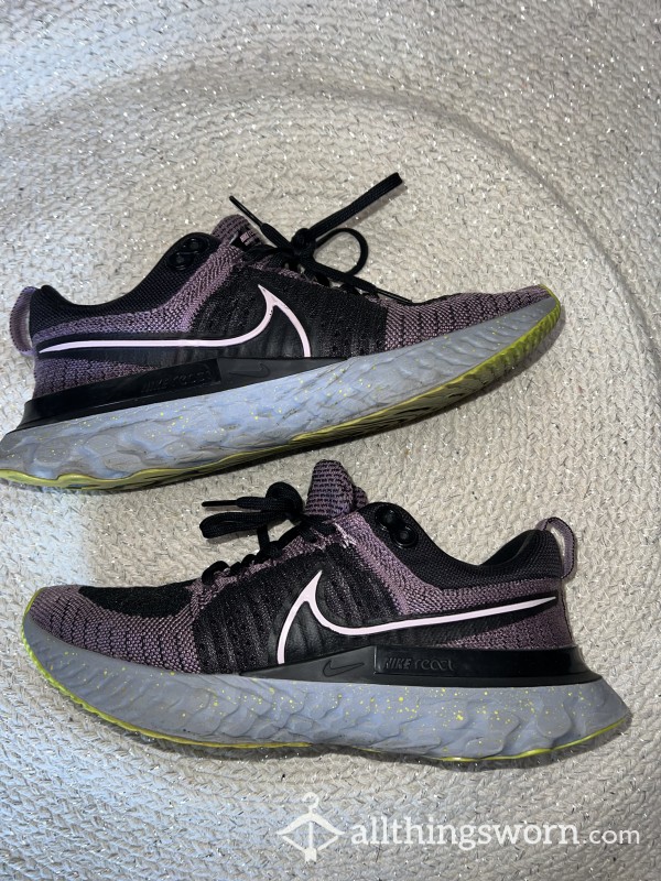 Ultra Stinky Nike Gym Shoes