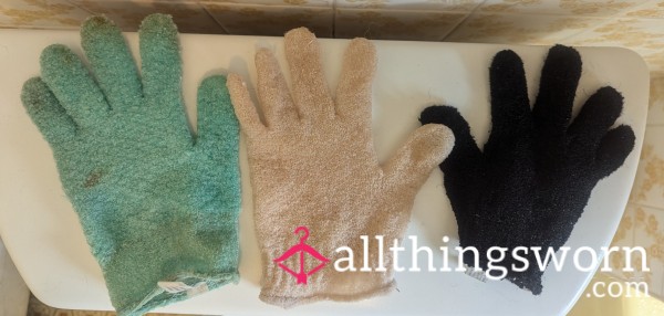 Unwashed Exfoliating Gloves