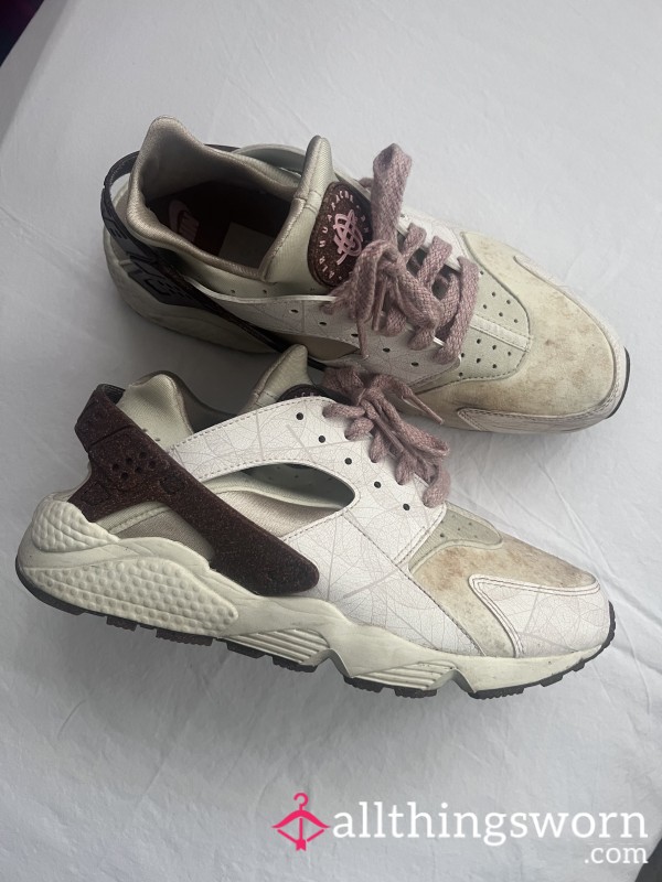 USED And OLD Nike Huarache Trainers UK Size 8