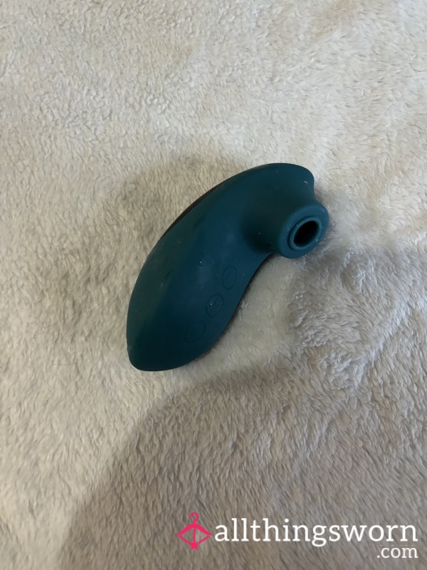 Used Clit Sucking & Vibrating S** Toy