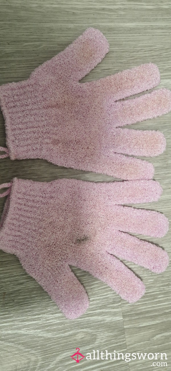 💗Used Exfoliating Gloves 💗