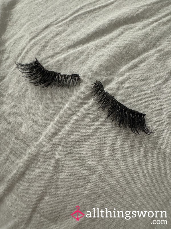 Used Eyelashes