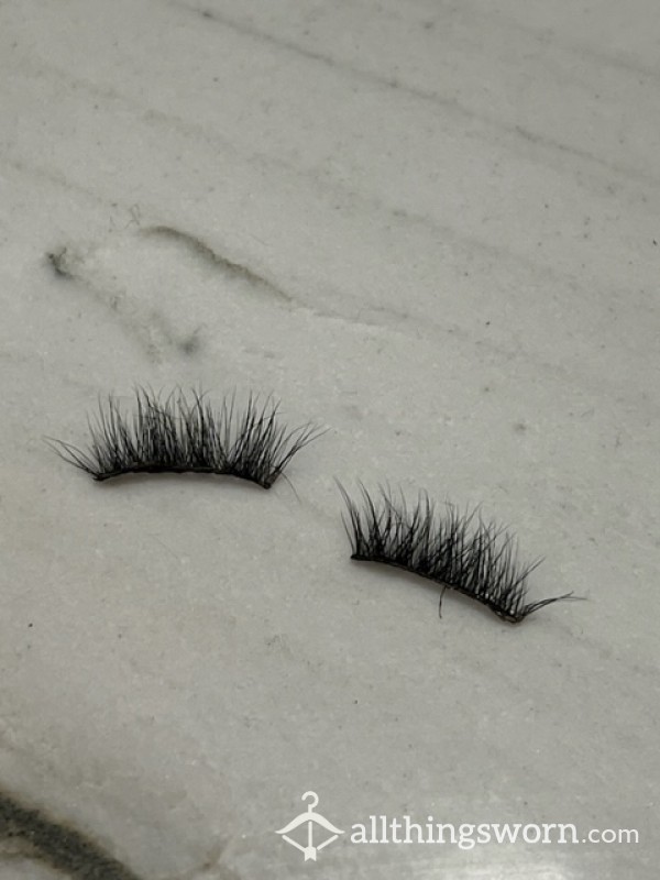 Used Eyelashes