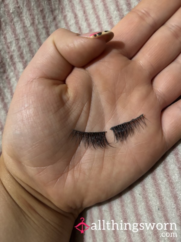 Used Eyelashes