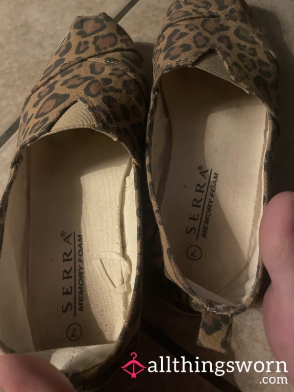 Used Foam Flat Cheetah Print Slip On