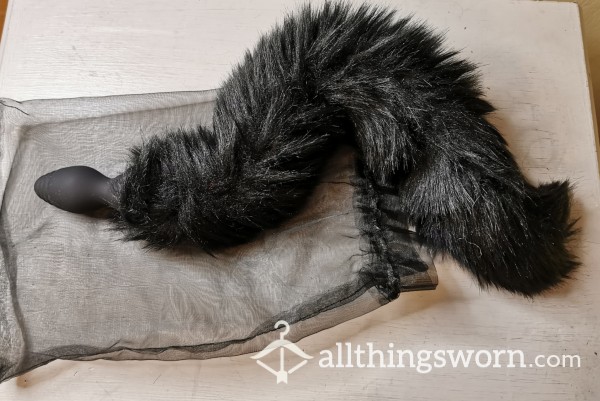 Used Medium Fluffy Bu*t Plug Tail