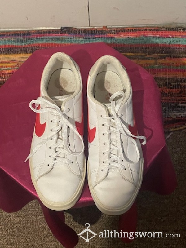 Used Nike Sneakers, Women's 9