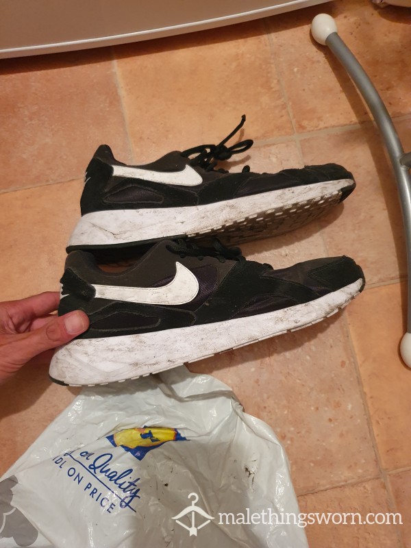 Used Nike Trainers  Sneakers