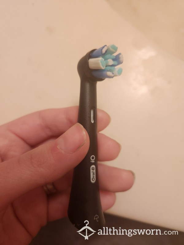 Used Or*l B Toothbrush Head