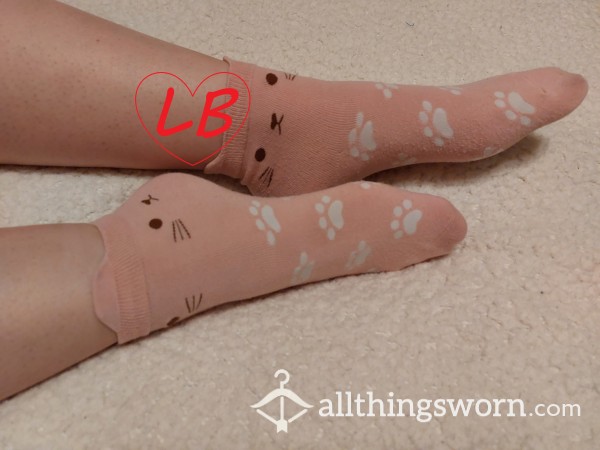 USED PINK ANKLE SOCKS CAT PATTERN