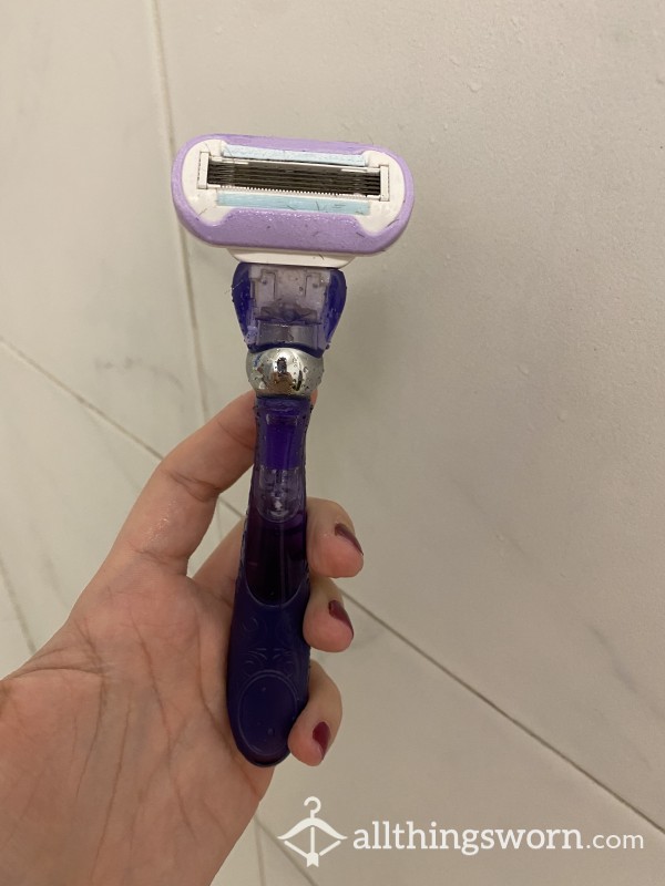 Used Purple Razor 💜