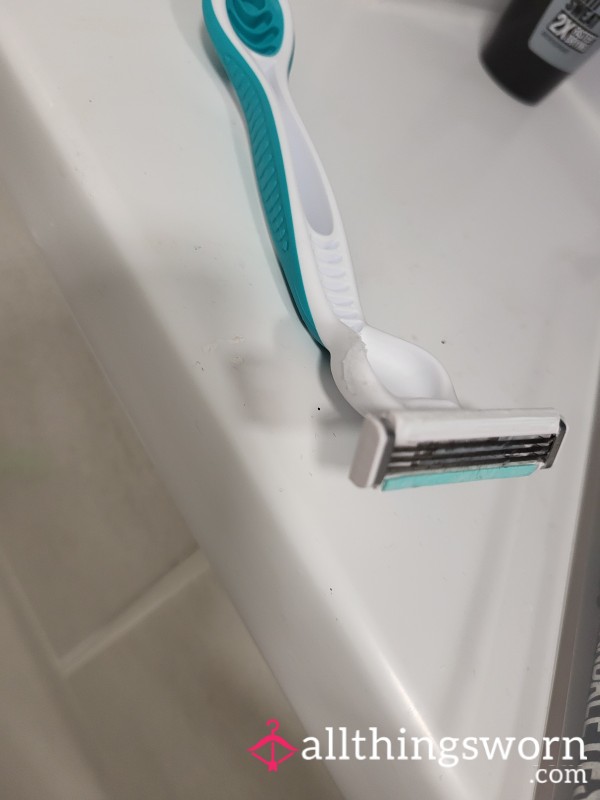 Used Razor