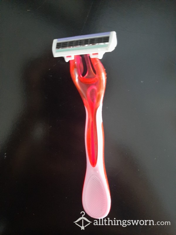 Used Razor