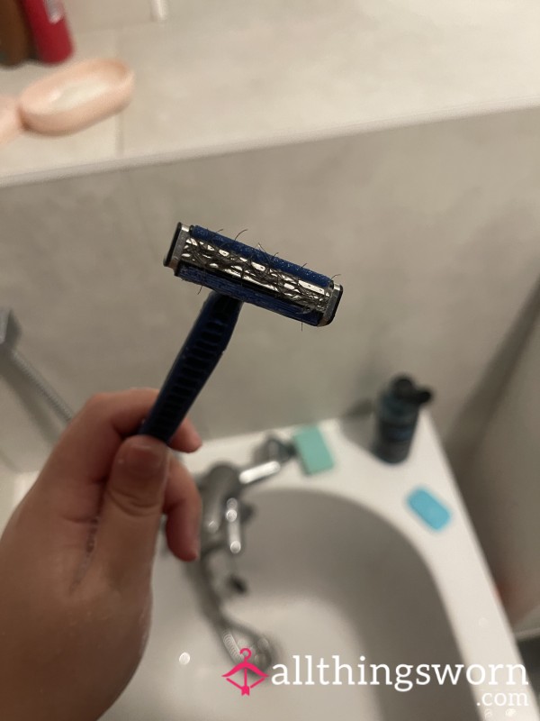 Used Razor