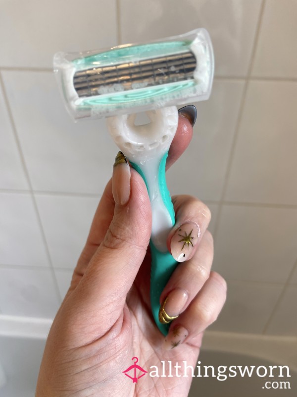 Used Razor - Comes With Video Of Me Using It 🪒🚿