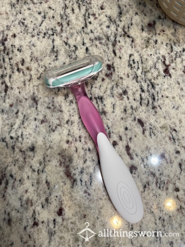 Used Razor