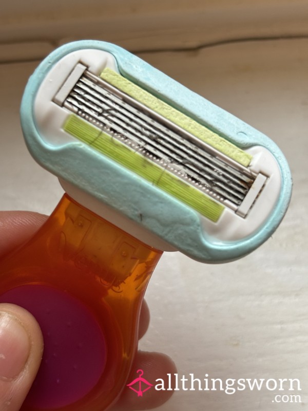 Used Razor