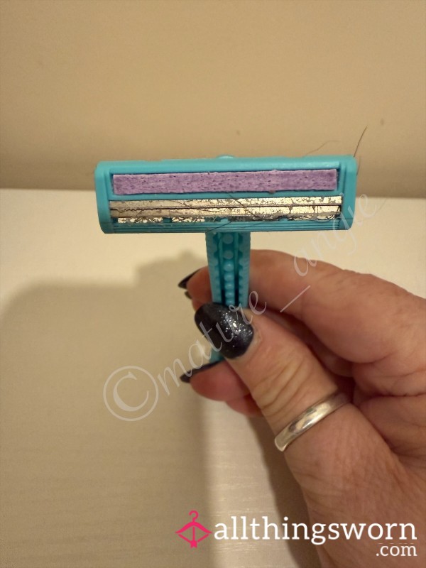 Used Razor