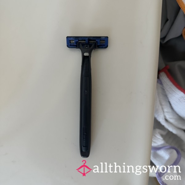 Used Razor