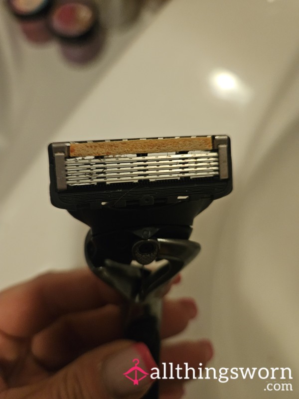 Used Razor