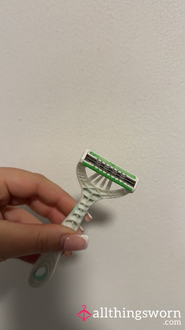 Used Razor