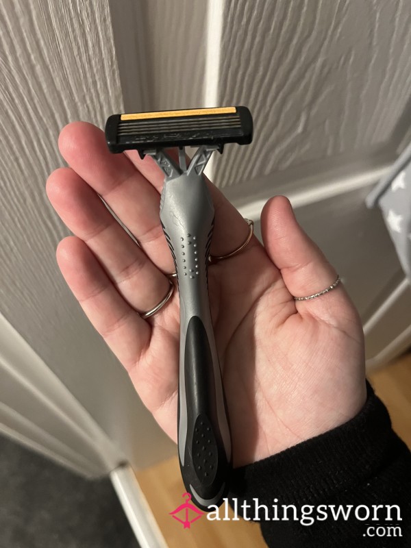 Used Razor