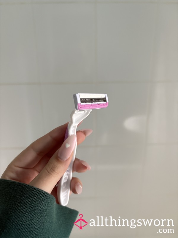 Used Razor