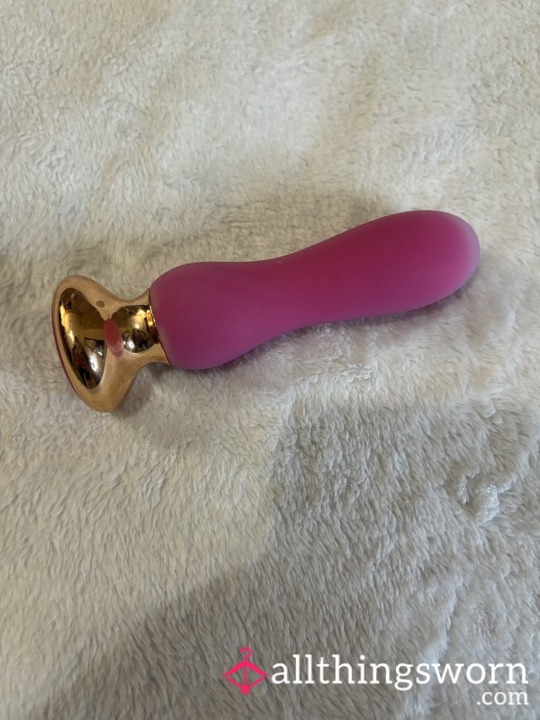 Used Red Vibrating Bu*t Plug