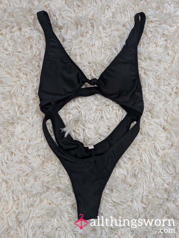 🩱Used S**y Black One-Piece Swimsuit🩱