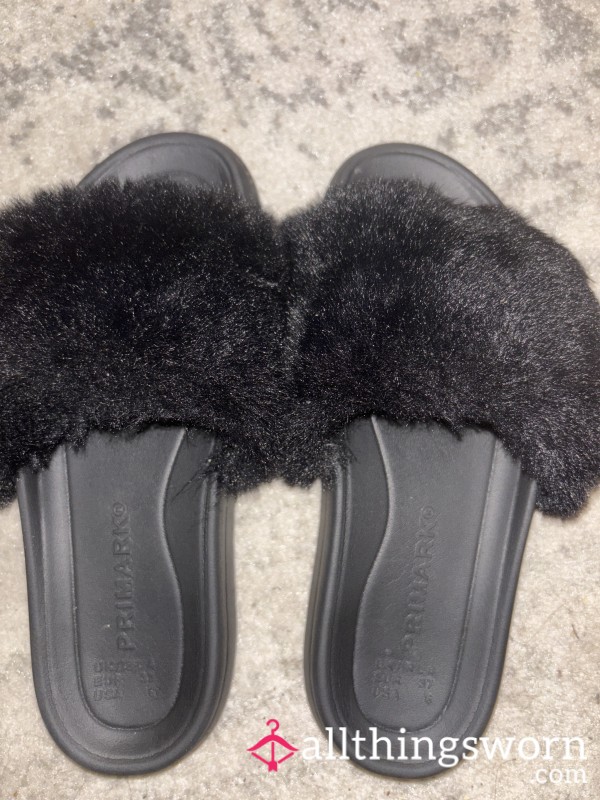 Used Slippers🖤