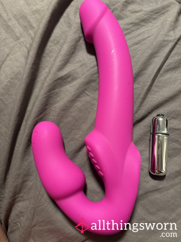 Used Strapless-strap On 🥰 With Attachable Bullet Vibrator!