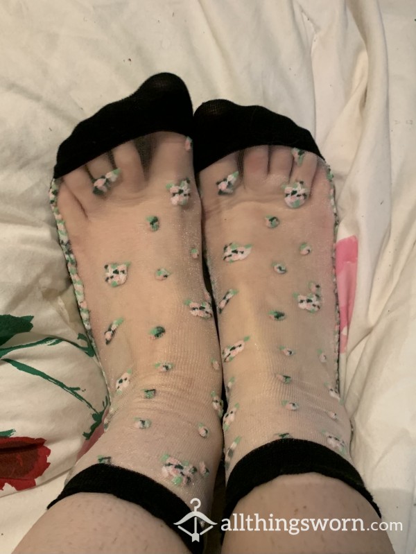 Used Sheer And Flor*l Black Bottom Socks