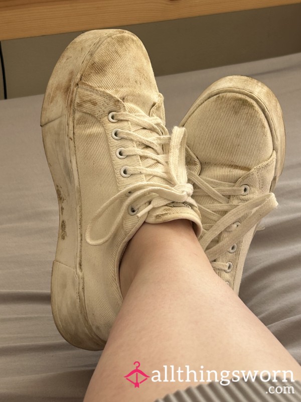 Very Dirty And Smelly Levi Trainers